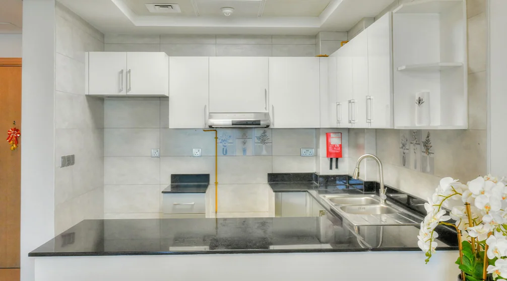Paradise View 2 fitted kitchen image